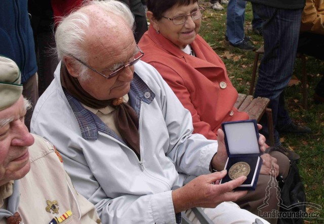 10_Oldskaut Ken s pametni medaili_1.jpg
